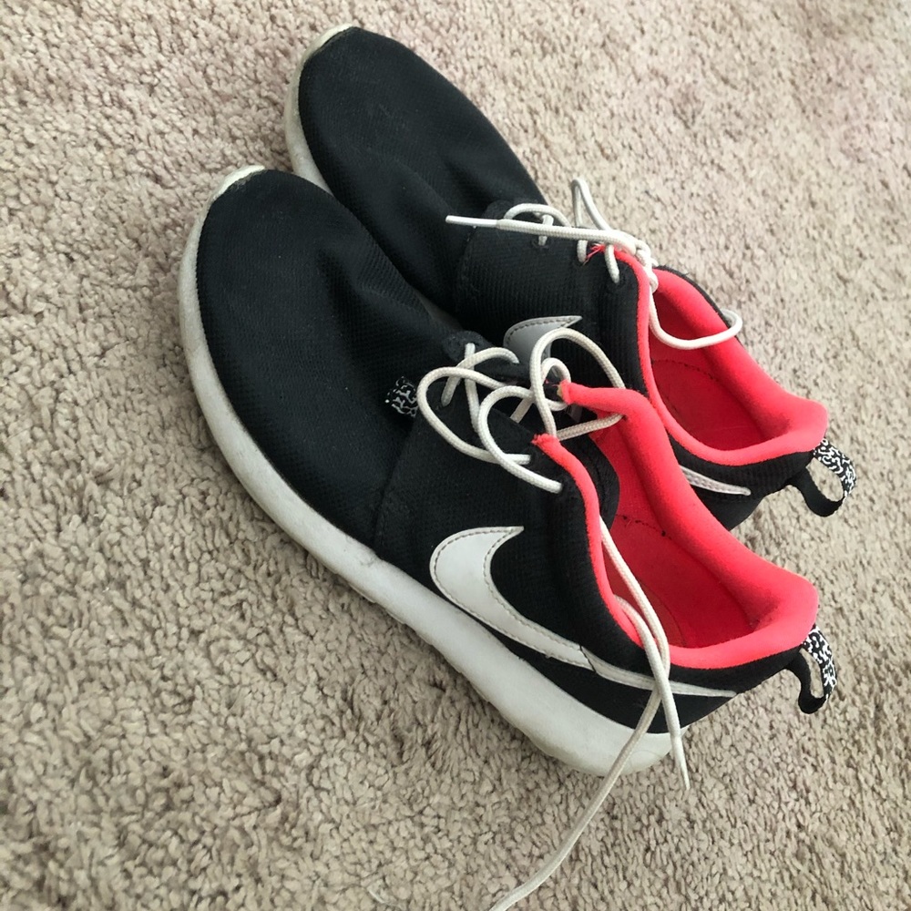 Nike Rouches